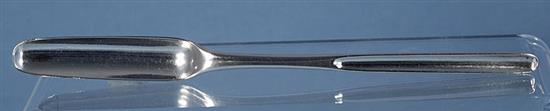 A Queen Anne Britannia standard silver marrow scoop, Length 201mm, Weight 1.1oz/ 37 grams.